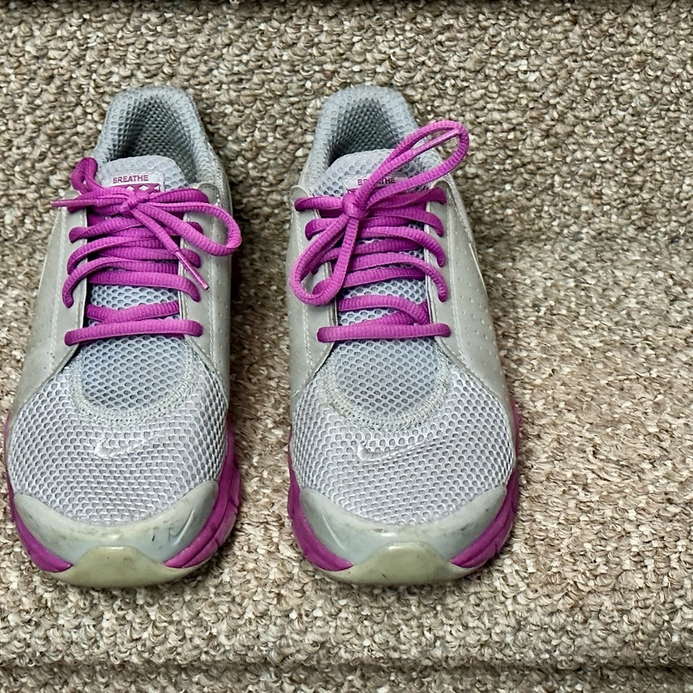 Nike runners - Picture 2 of 2